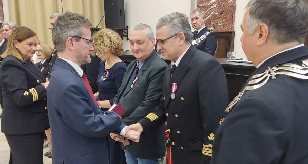 Medal Srebrny za długoletnią służbę - Piotr Golik, dr inż. Mostefa Mohamed-Seghir;